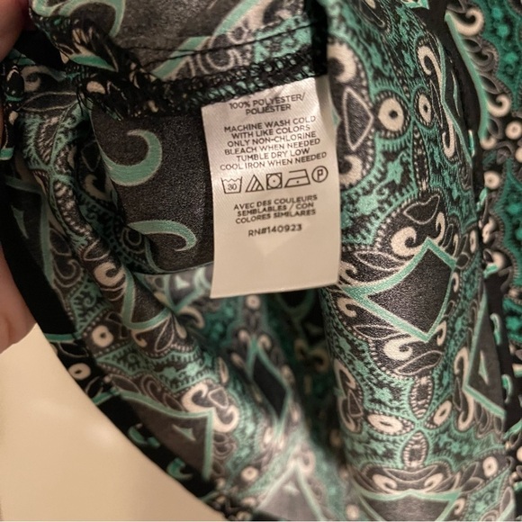 LOFT | Garden Shirred Blouse | Women Petite L - Picture 5 of 9